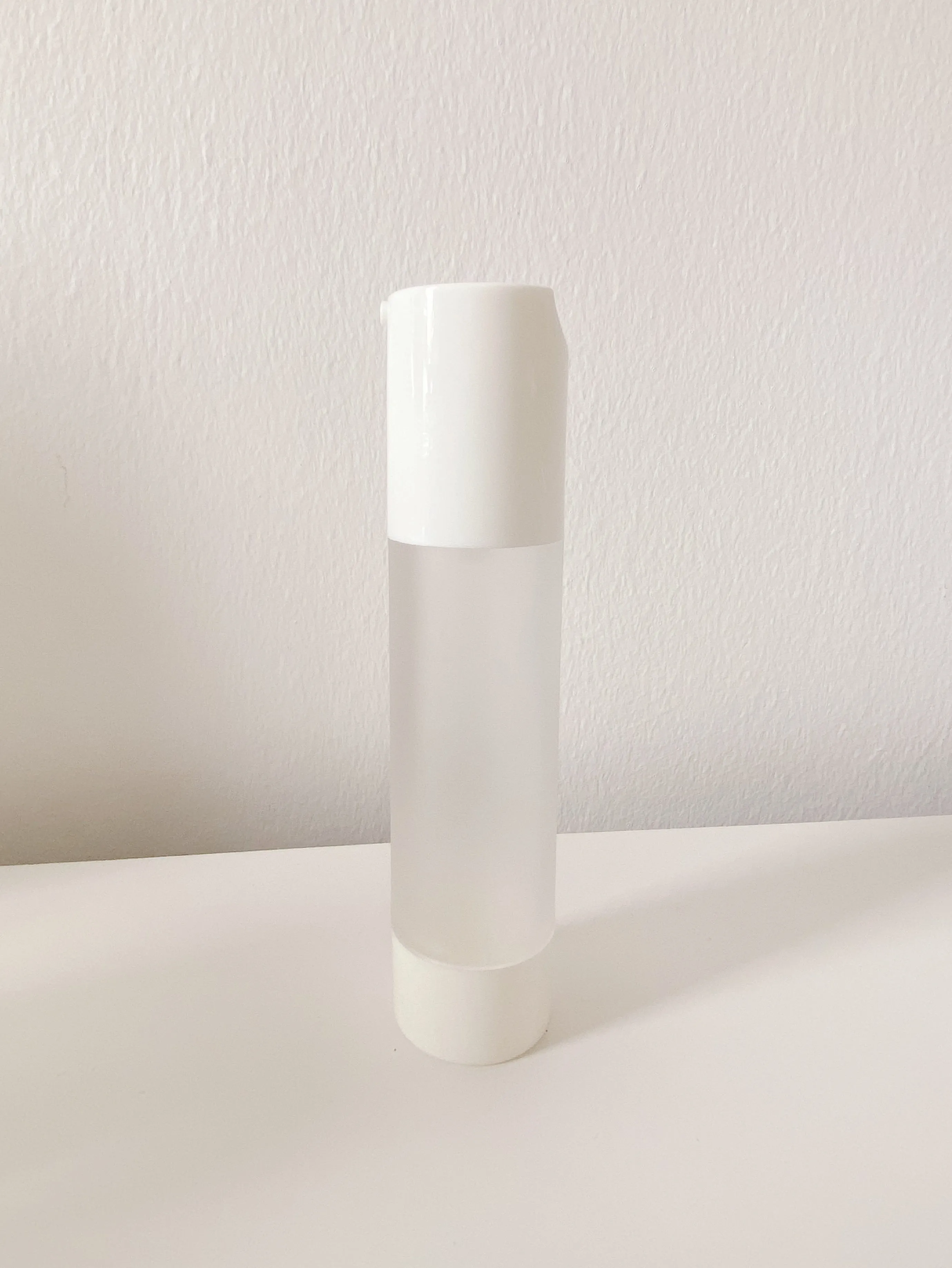 refillable frosted airless pump bottle