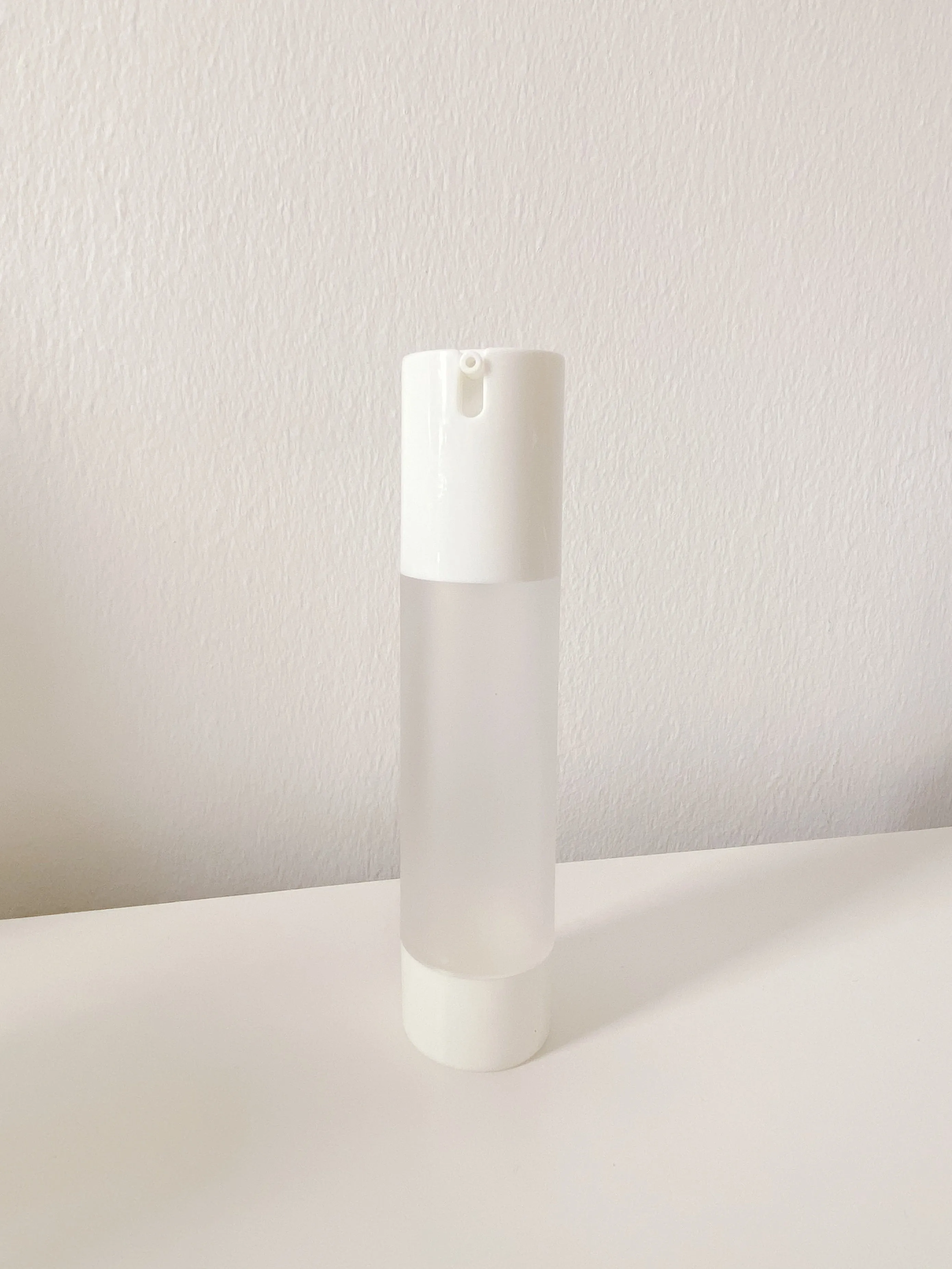 refillable frosted airless pump bottle